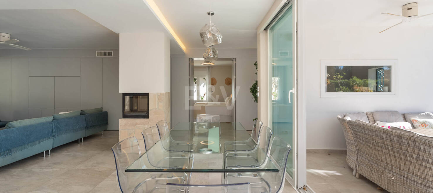 Moderne Familienvilla mit mediterranem Lebensstil