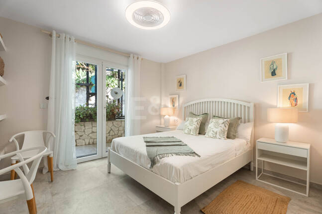 Villa familiale contemporaine avec style de vie méditerranéen