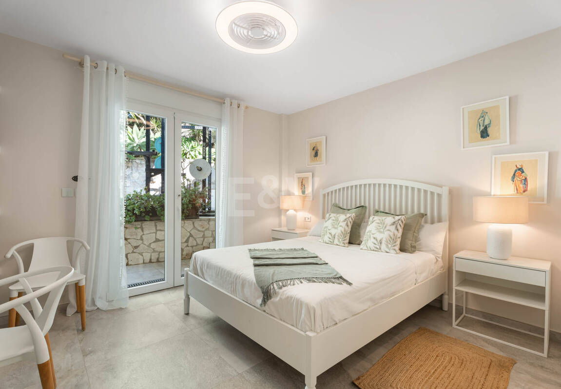 Villa familiale contemporaine avec style de vie méditerranéen