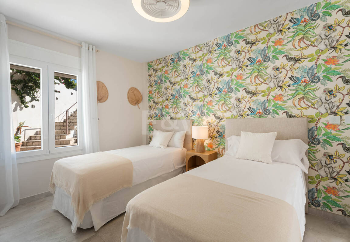 Villa familiale contemporaine avec style de vie méditerranéen