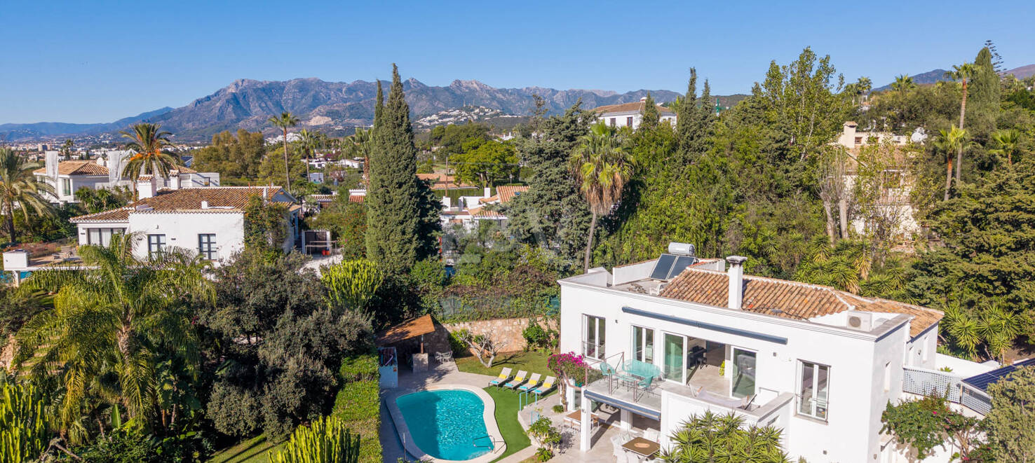 Moderne Familienvilla mit mediterranem Lebensstil