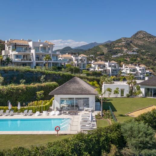 Contemporary Apartment with Panoramic Sea and Mountain Views