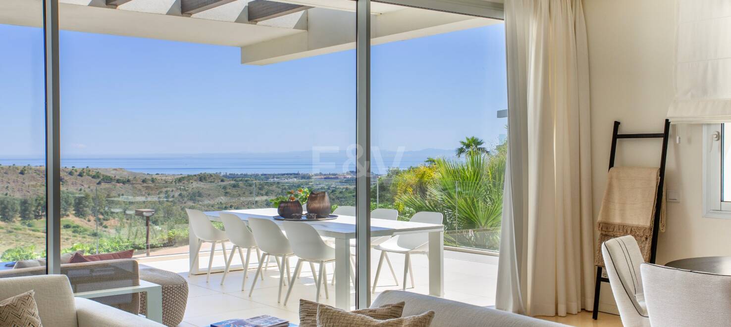 Contemporary Apartment with Panoramic Sea and Mountain Views