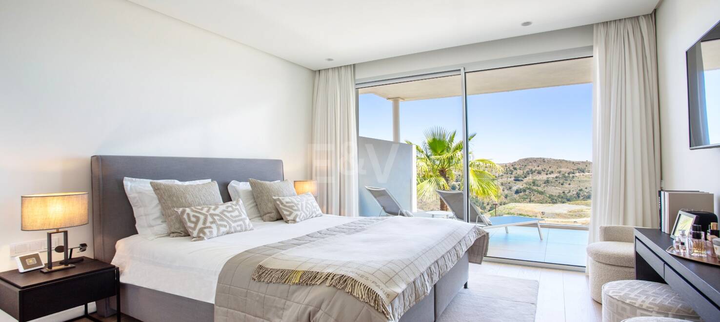 Contemporary Apartment with Panoramic Sea and Mountain Views