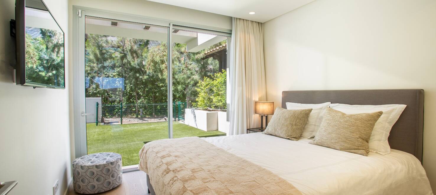 Contemporary Apartment with Panoramic Sea and Mountain Views