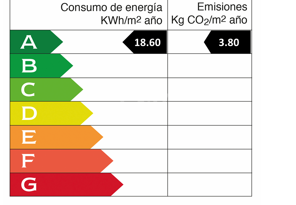 Villa privée en bois solaire à Elviria — Suite de jardin, piscine et bureau