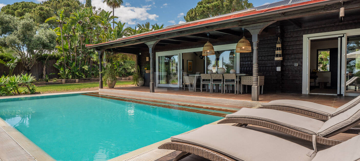 Charming Wooden House in Elviria, Marbella