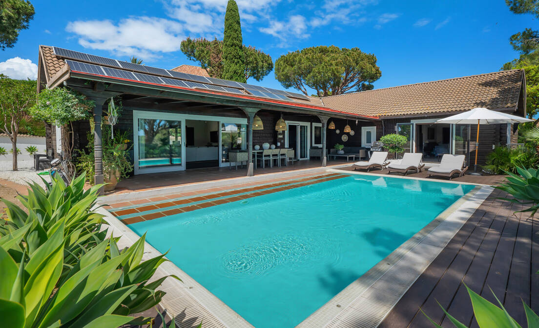 Charming Wooden House in Elviria, Marbella