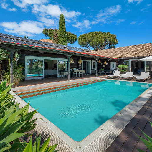 Charming Wooden House in Elviria, Marbella