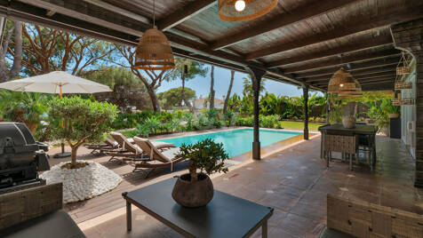 Private Solar-Powered Wooden Villa in Elviria — Flat Garden, Pool & Office Suite