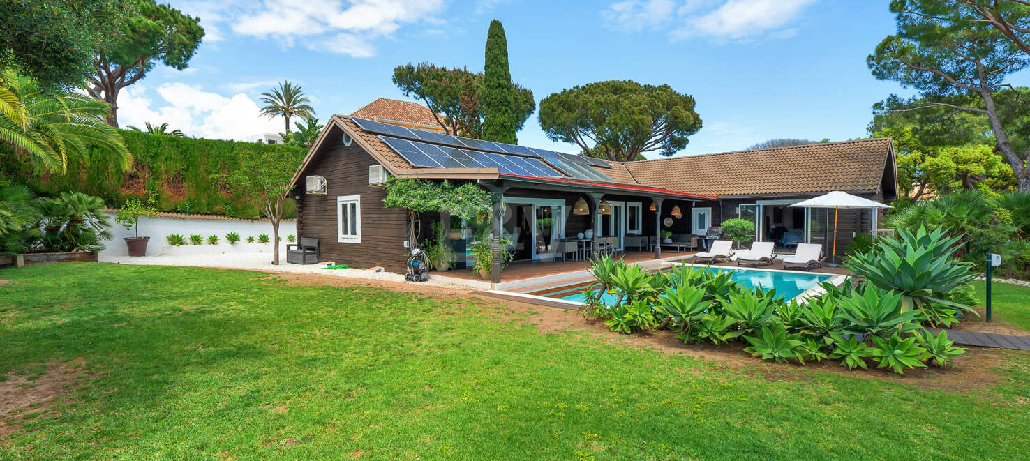 Charming Wooden House in Elviria, Marbella