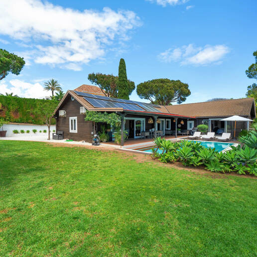 Charming Wooden House in Elviria, Marbella