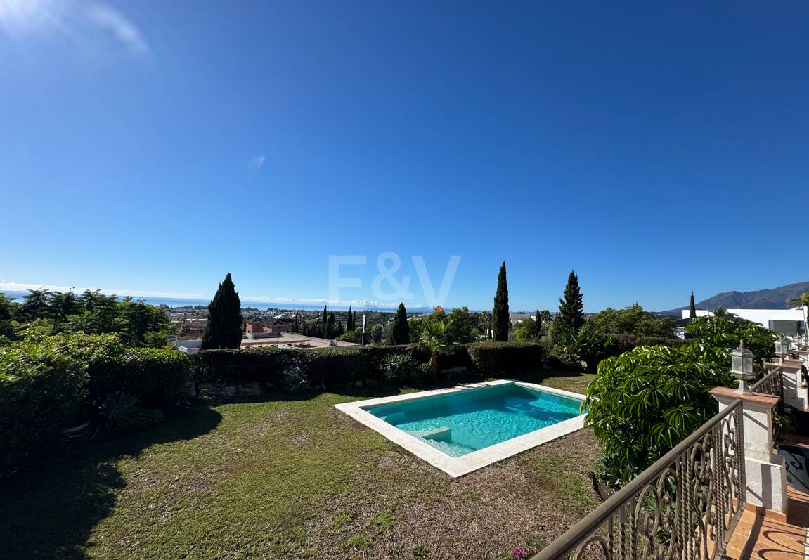 Exklusiv Villa i Los Flamingos Golf med klassisk design och Resort-Style bekvämligheter