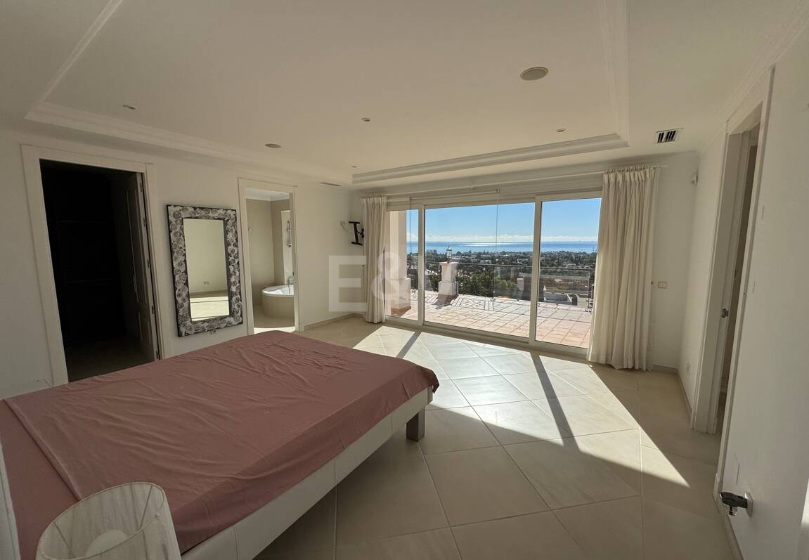 Exklusiv Villa i Los Flamingos Golf med klassisk design och Resort-Style bekvämligheter