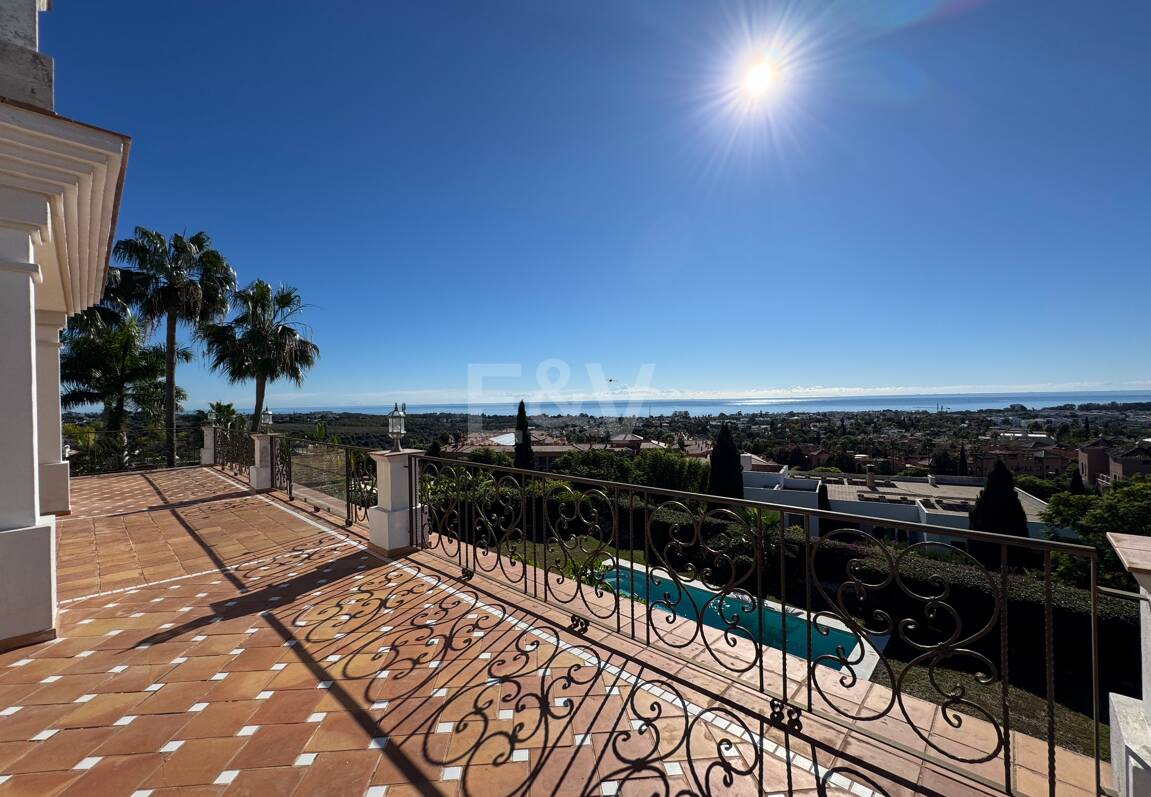 Exklusiv Villa i Los Flamingos Golf med klassisk design och Resort-Style bekvämligheter