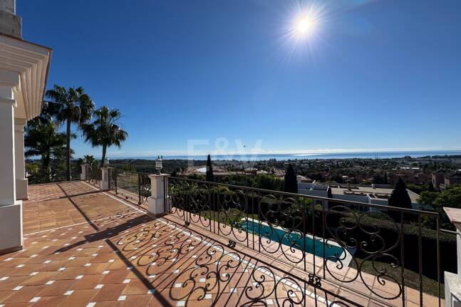 Exklusiv Villa i Los Flamingos Golf med klassisk design och Resort-Style bekvämligheter