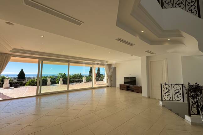 Exklusiv Villa i Los Flamingos Golf med klassisk design och Resort-Style bekvämligheter