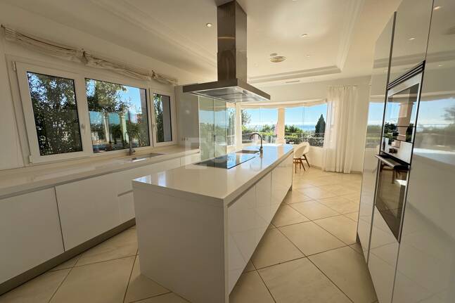 Exklusiv Villa i Los Flamingos Golf med klassisk design och Resort-Style bekvämligheter