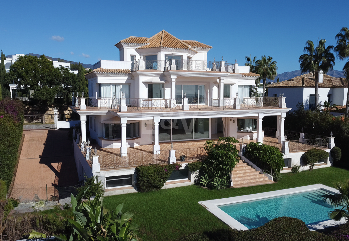 Exklusiv Villa i Los Flamingos Golf med klassisk design och Resort-Style bekvämligheter