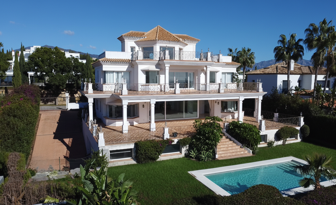 Exklusiv Villa i Los Flamingos Golf med klassisk design och Resort-Style bekvämligheter