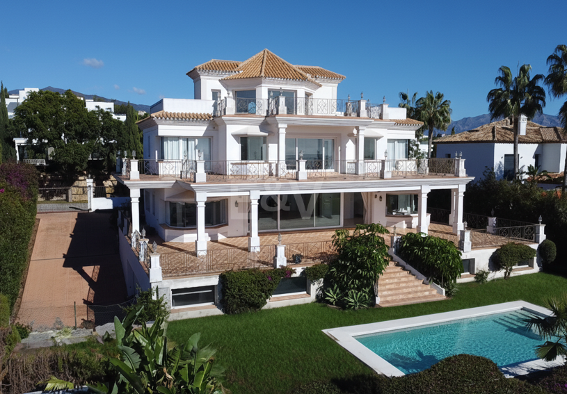 Exklusiv Villa i Los Flamingos Golf med klassisk design och Resort-Style bekvämligheter