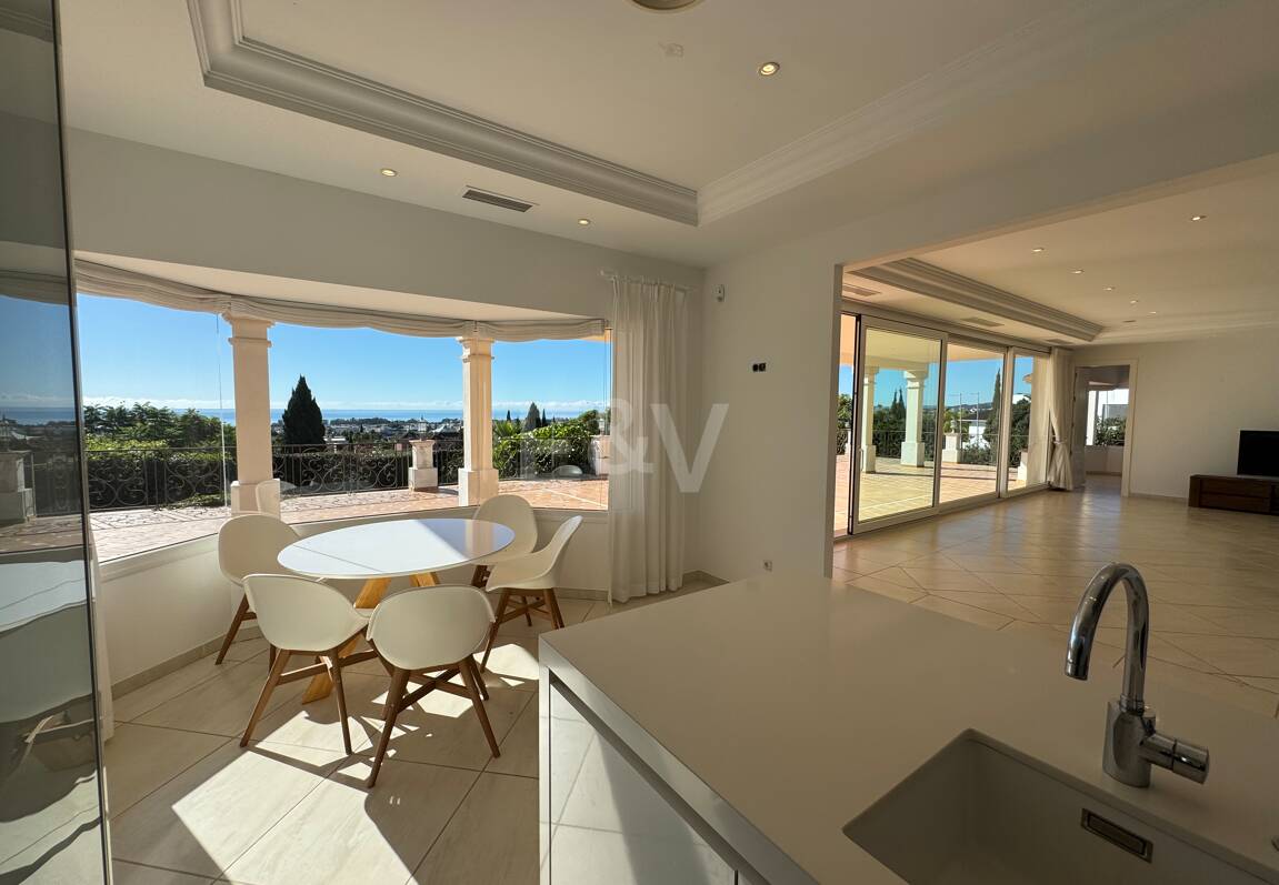 Exklusiv Villa i Los Flamingos Golf med klassisk design och Resort-Style bekvämligheter