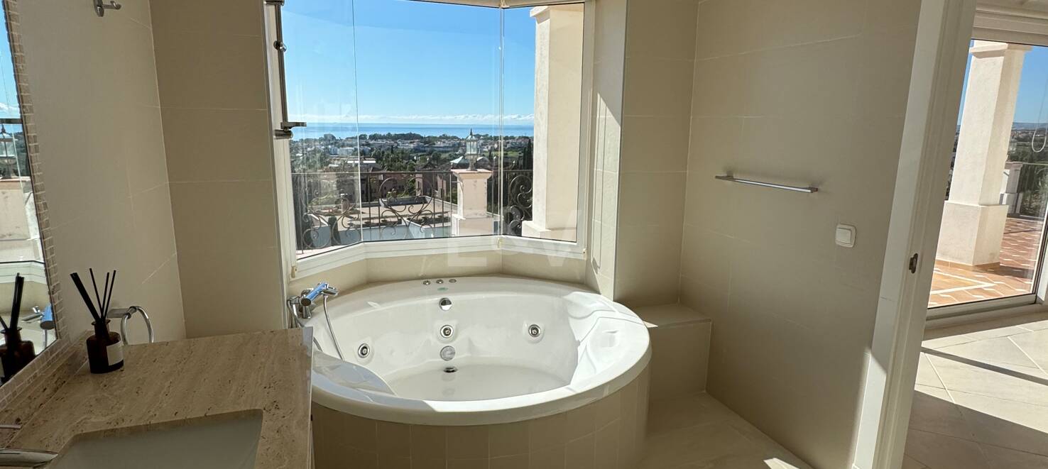 Exclusive Villa in Los Flamingos Golf with Classic Design and Resort-Style Amenities