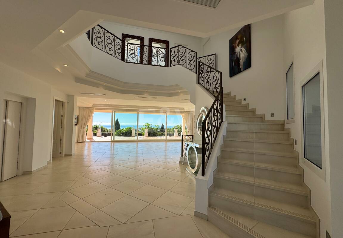 Exklusiv Villa i Los Flamingos Golf med klassisk design och Resort-Style bekvämligheter