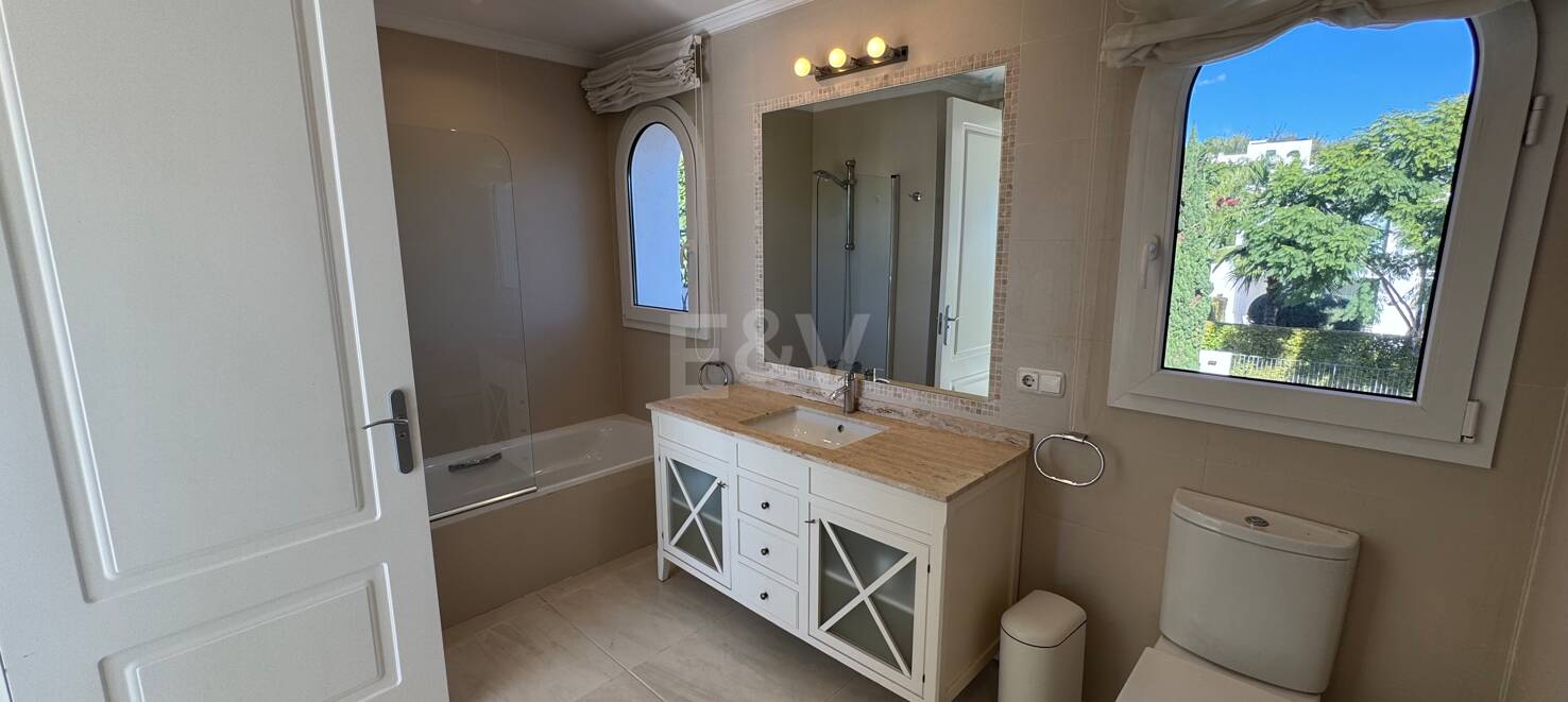 Exclusive Villa in Los Flamingos Golf with Classic Design and Resort-Style Amenities