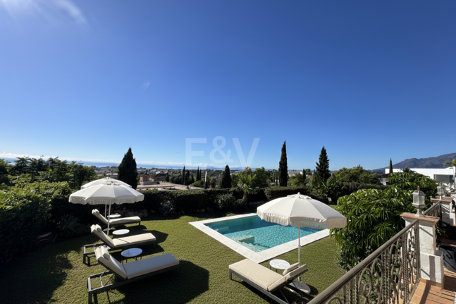 Exklusiv Villa i Los Flamingos Golf med klassisk design och Resort-Style bekvämligheter