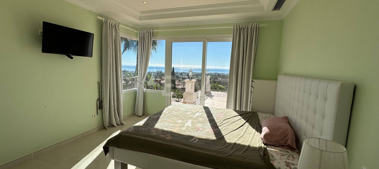 Exclusive Villa in Los Flamingos Golf with Classic Design and Resort-Style Amenities