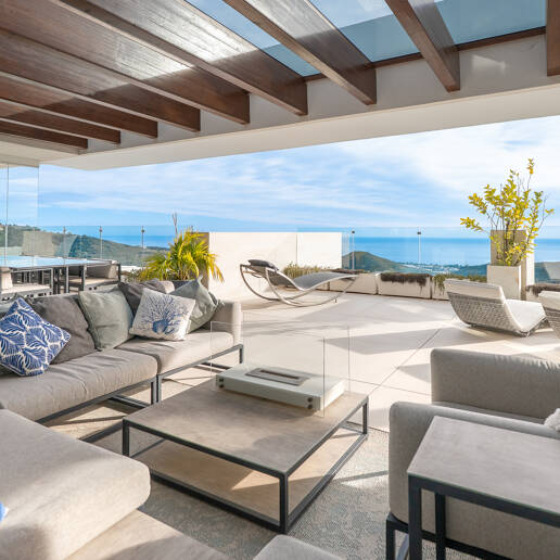 Exklusives, südlich ausgerichtetes Penthouse in Palo Alto Marbella mit Panoramablick auf das Meer