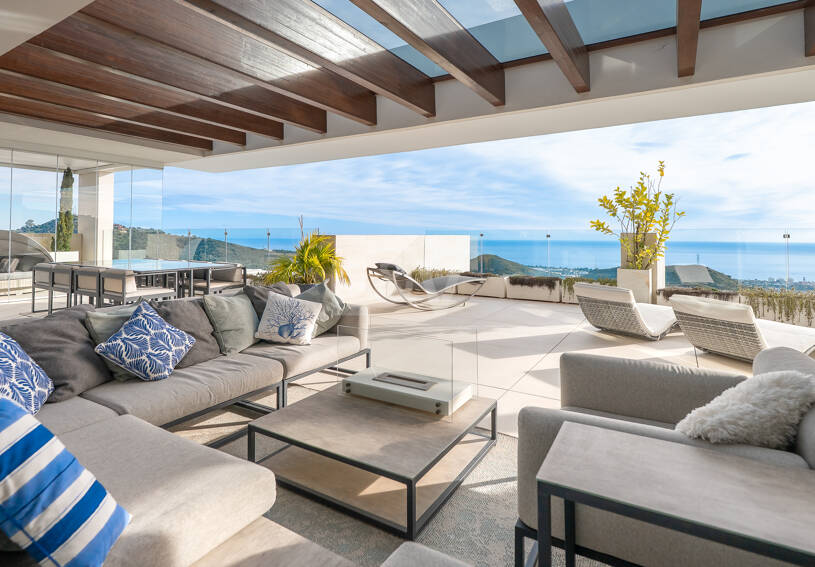 Exclusive South- Facing Penthouse w Palo Alto Marbella z widokiem na morze panoramiczne