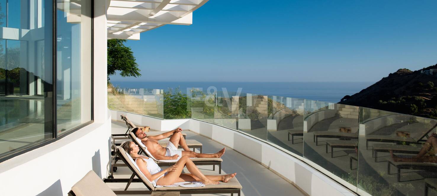 Exklusives, südlich ausgerichtetes Penthouse in Palo Alto Marbella mit Panoramablick auf das Meer