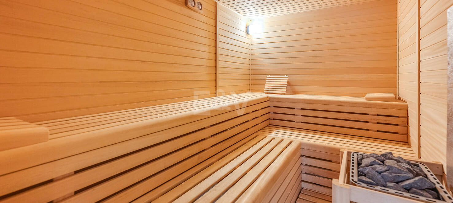 Exklusives, südlich ausgerichtetes Penthouse in Palo Alto Marbella mit Panoramablick auf das Meer