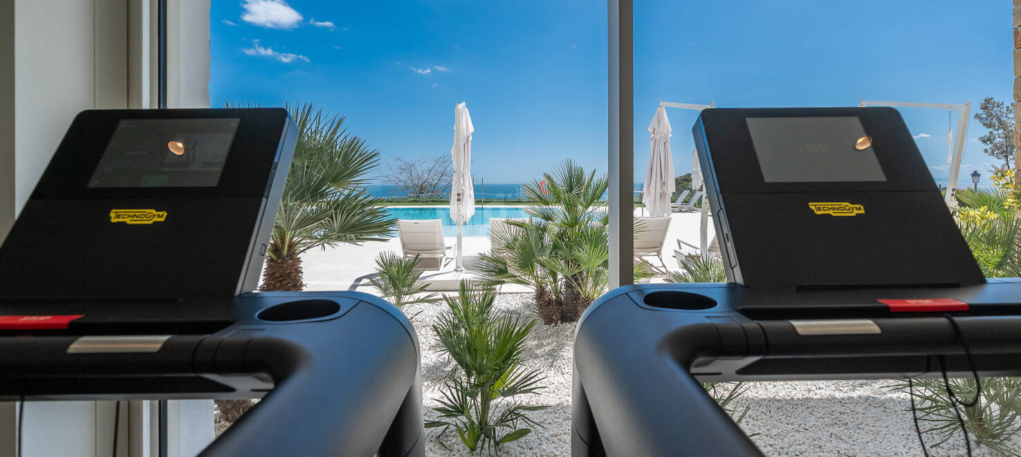 Exklusives, südlich ausgerichtetes Penthouse in Palo Alto Marbella mit Panoramablick auf das Meer