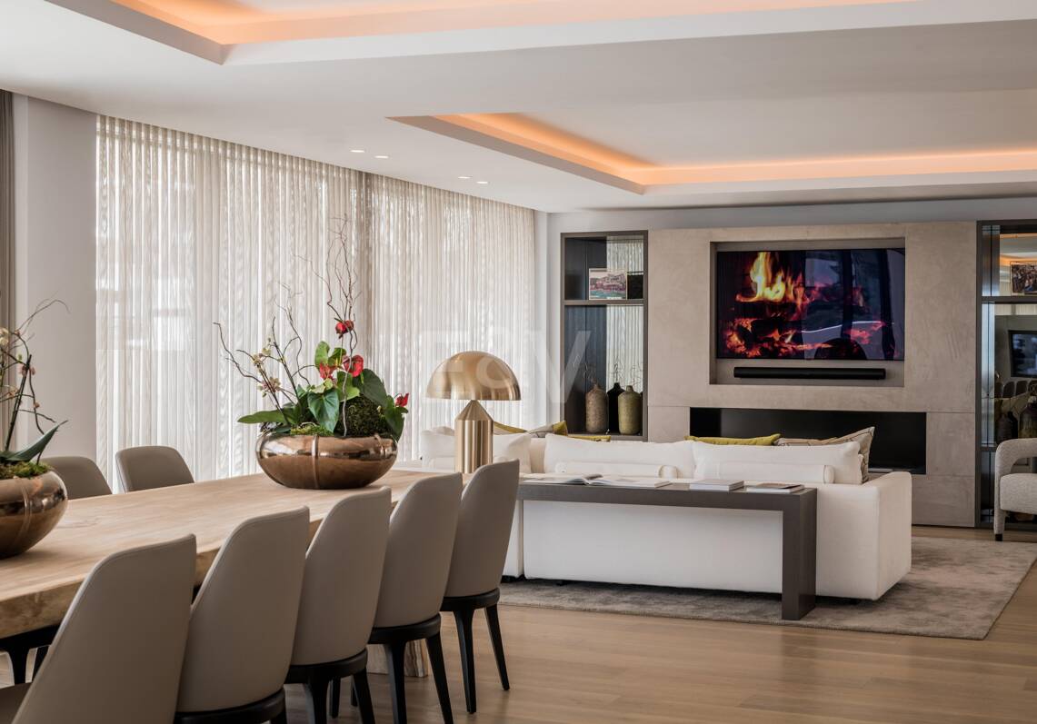 Exclusive South- Facing Penthouse w Palo Alto Marbella z widokiem na morze panoramiczne