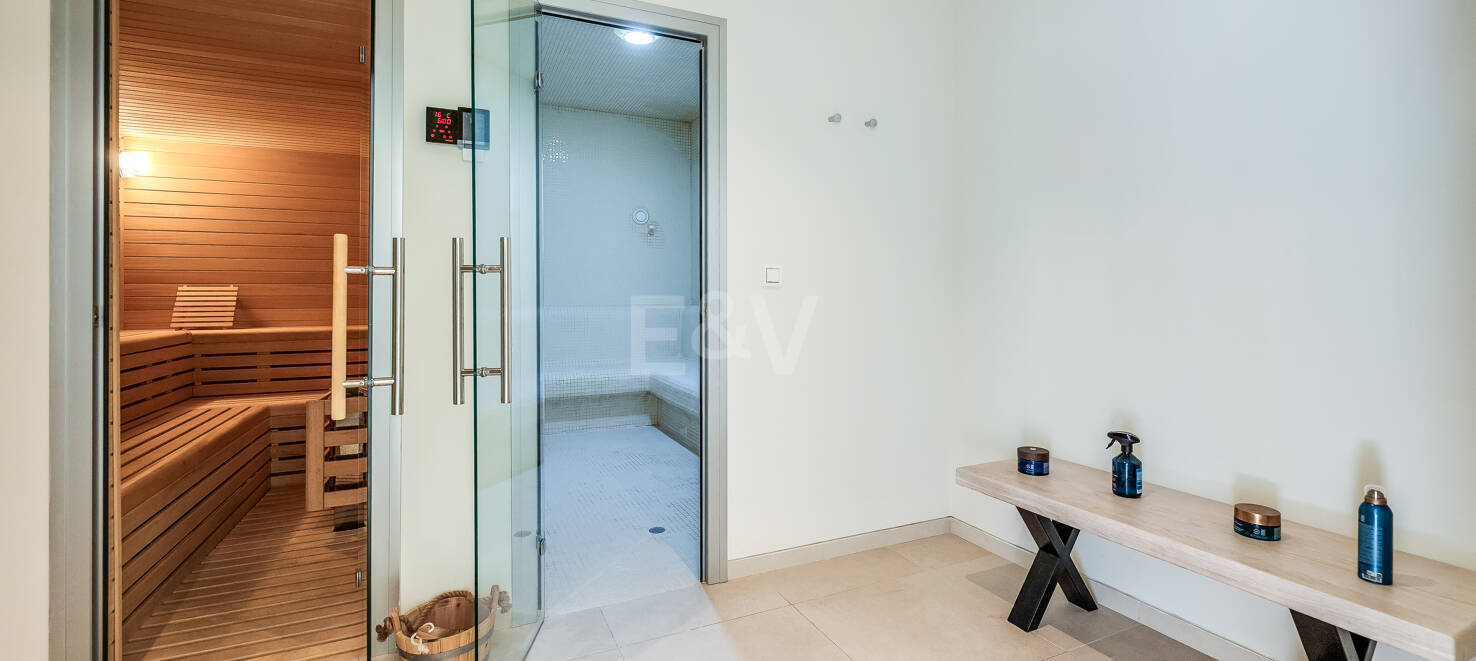 Exklusives, südlich ausgerichtetes Penthouse in Palo Alto Marbella mit Panoramablick auf das Meer