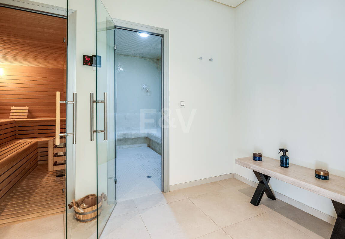 Exclusive South- Facing Penthouse w Palo Alto Marbella z widokiem na morze panoramiczne