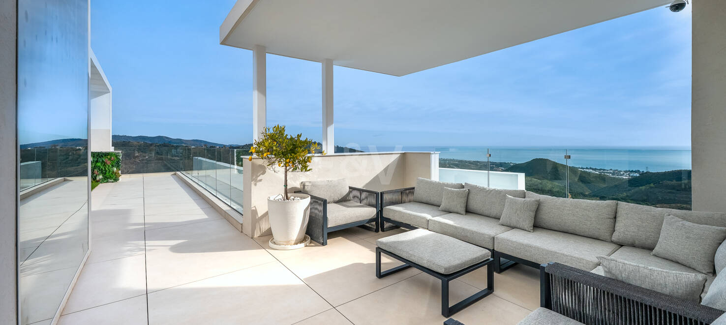 Exklusives, südlich ausgerichtetes Penthouse in Palo Alto Marbella mit Panoramablick auf das Meer