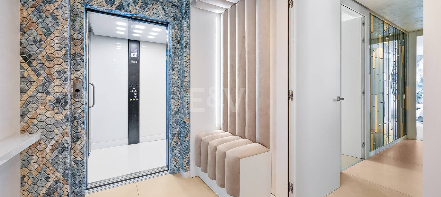 Exklusives, südlich ausgerichtetes Penthouse in Palo Alto Marbella mit Panoramablick auf das Meer