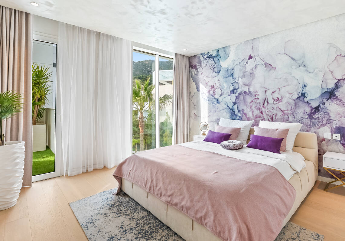 Exclusive South- Facing Penthouse w Palo Alto Marbella z widokiem na morze panoramiczne
