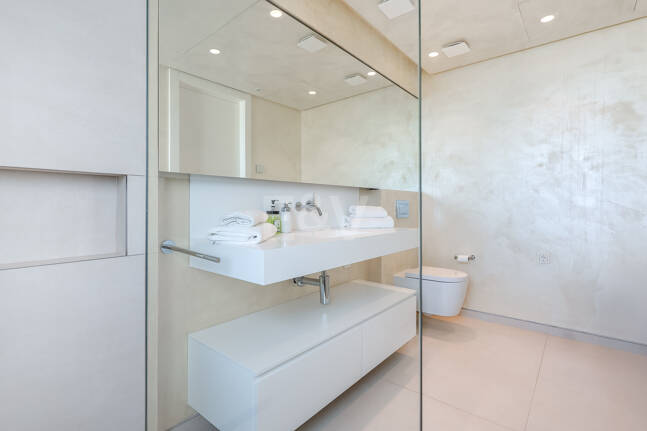 Exclusive South- Facing Penthouse w Palo Alto Marbella z widokiem na morze panoramiczne