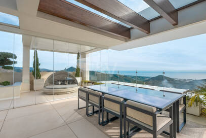 Exclusive South- Facing Penthouse w Palo Alto Marbella z widokiem na morze panoramiczne