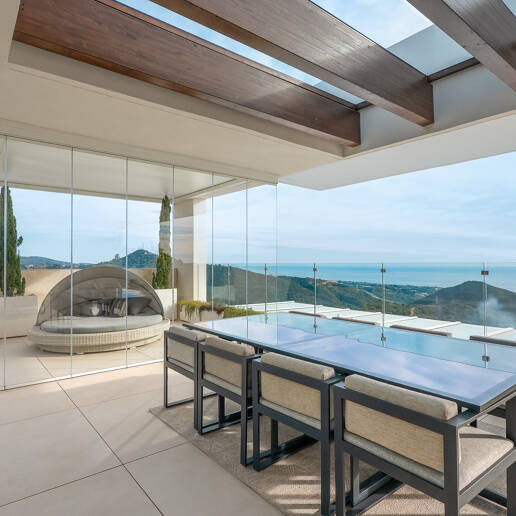 Exklusives, südlich ausgerichtetes Penthouse in Palo Alto Marbella mit Panoramablick auf das Meer