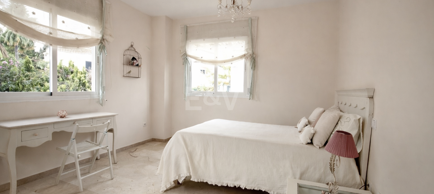 Family Villa with Garden and Pool in Prestigious Guadalmina Golf close to Amenities