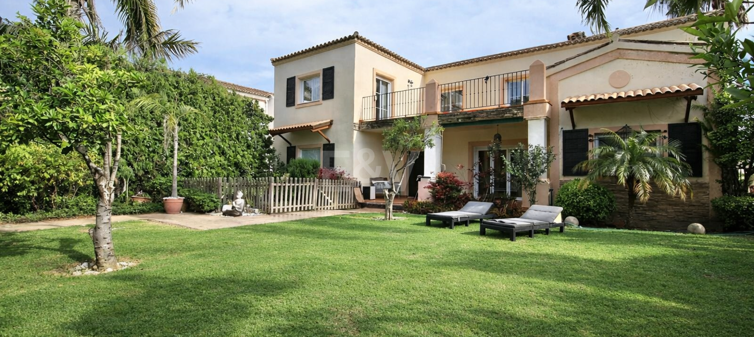 Family Villa with Garden and Pool in Prestigious Guadalmina Golf close to Amenities