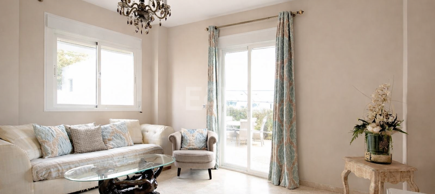 Family Villa with Garden and Pool in Prestigious Guadalmina Golf close to Amenities