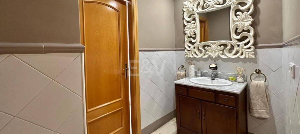 Family Villa with Garden and Pool in Prestigious Guadalmina Golf close to Amenities