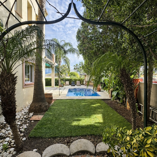 Family Villa with Garden and Pool in Prestigious Guadalmina Golf close to Amenities